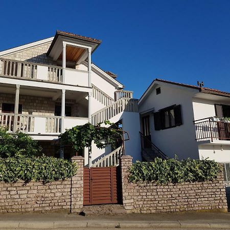 Apartments Milicic تْشيرسيك نوفي المظهر الخارجي الصورة
